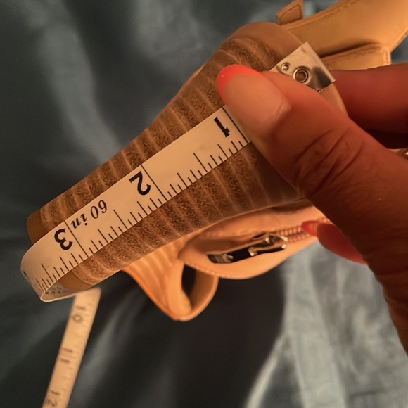 NIB Vince Camuto Size 8 Wedge Sandals / Color - Sandbar - Picture 7 of 7